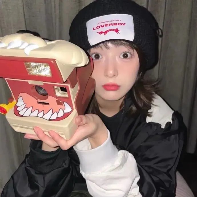 红色 海报
